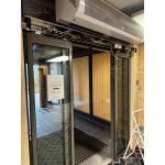 Модернизация автоматической раздвижной двери с сохранением створок от старой автоматики. Объект: дом отдыха в г. Клин